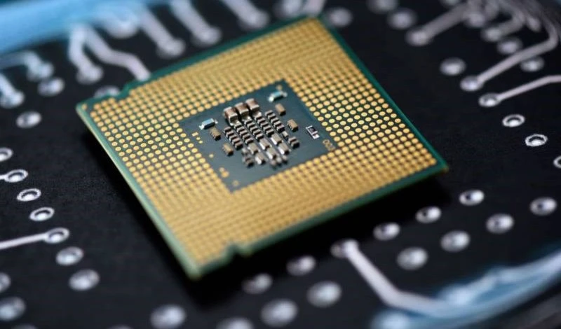 Estados Unidos prohíbe las ventas de chips a China y Rusia