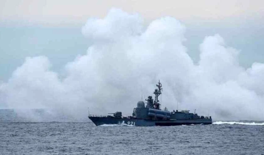 Patrullaje naval conjunto chino-ruso en el océano Pacífico.