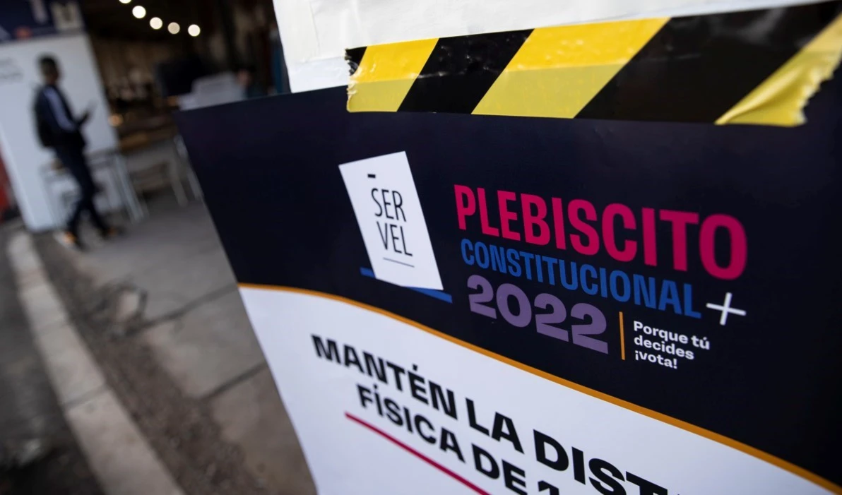 Cierran mesas electorales en Chile tras plebiscito constitucional