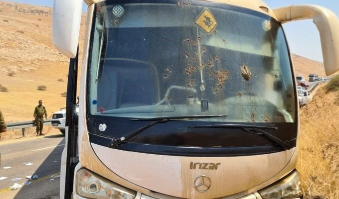 Autobús tiroteado en el Vall del Jordán.