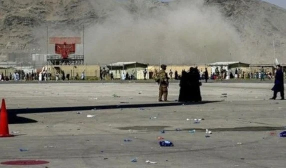 Atentado en aeropuerto militar de Kabul deja diez fallecidos