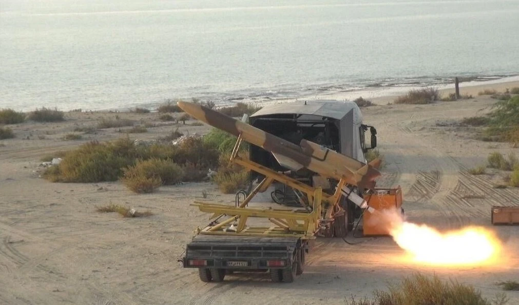 El ejército iraní intercepta un avión de inteligencia extranjero