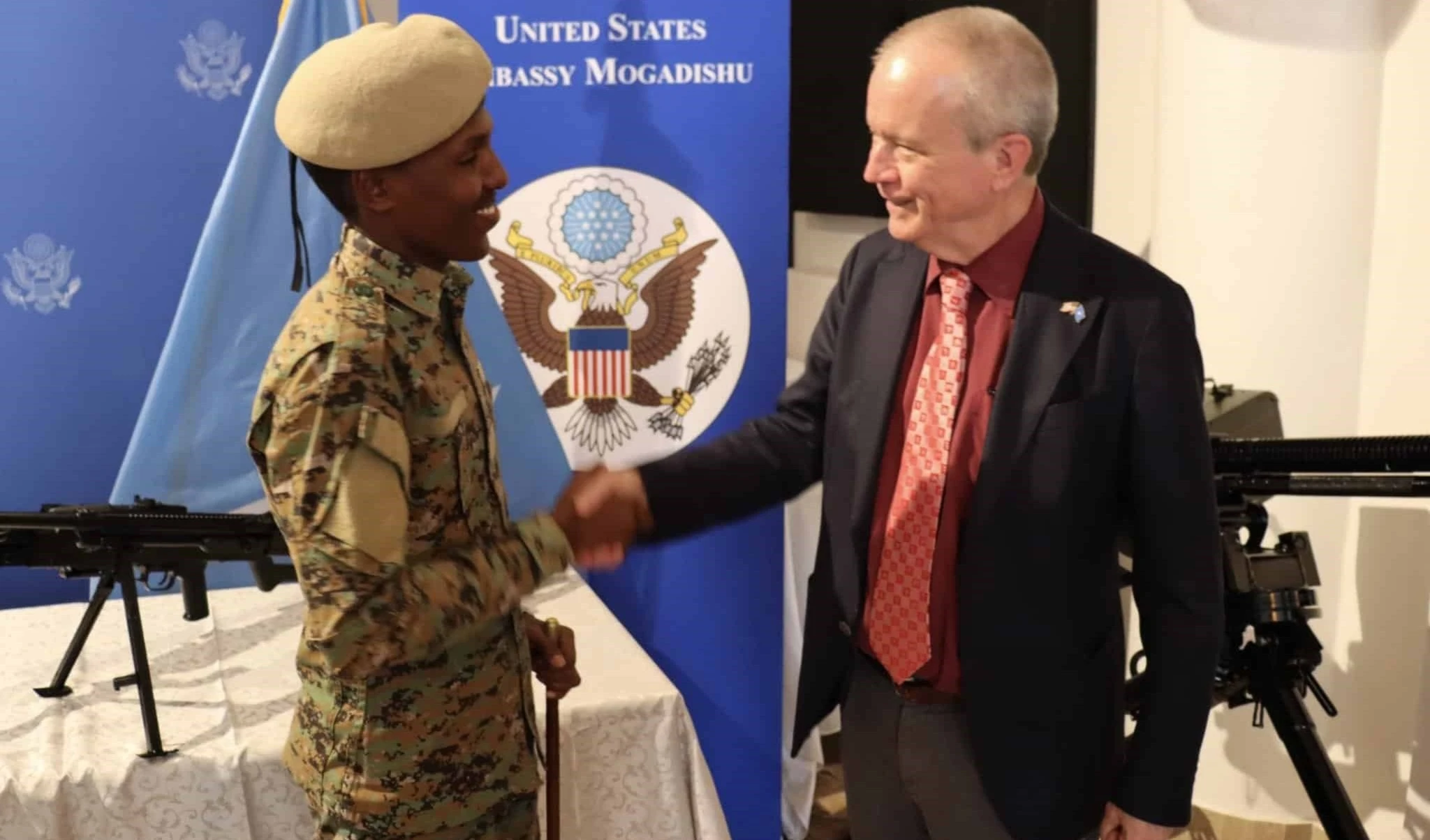 La Casa Blanca entrega a Somalia millones en armas