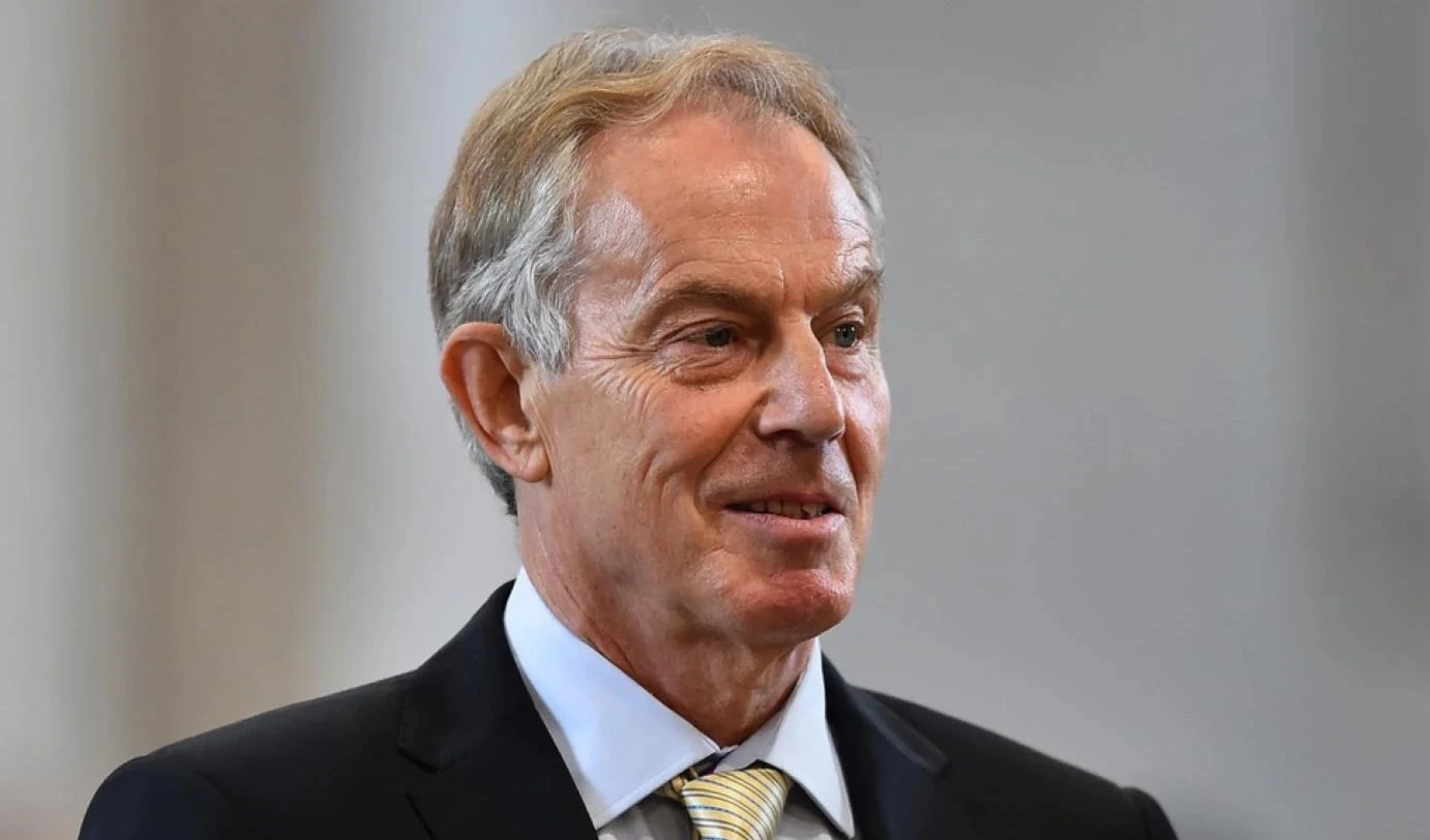 El exprimer ministro, Tony Blair, promovió las mentiras de las que se hizo la prensa británica para justificar la invasión a Irak en marzo de 2003.