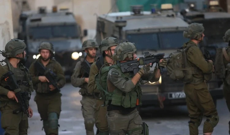 Fuerzas israelíes desplegadas en Yenín. Fuerzas israelíes desplegadas en Yenín.