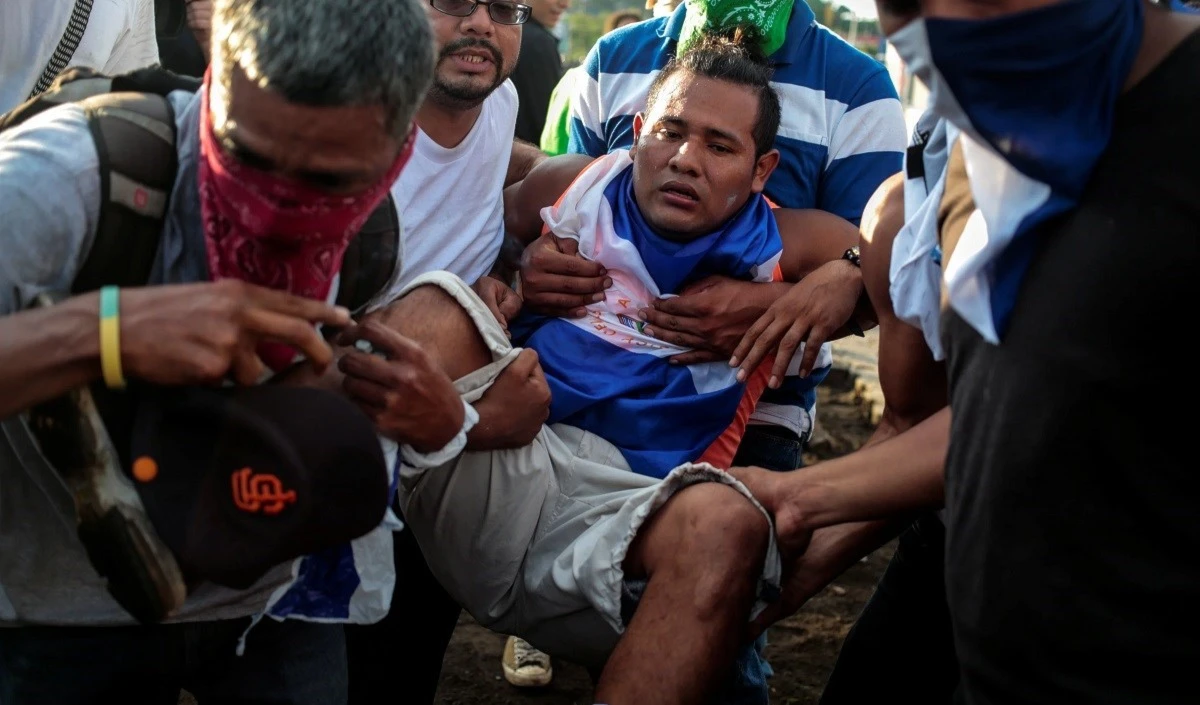 La represión de las fuerzas de seguridad contra las protestas de este jueves en Perú dejó más de una decena de personas heridas..