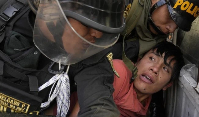 Policía de Perú irrumpió en Universidad San Marcos en Lima