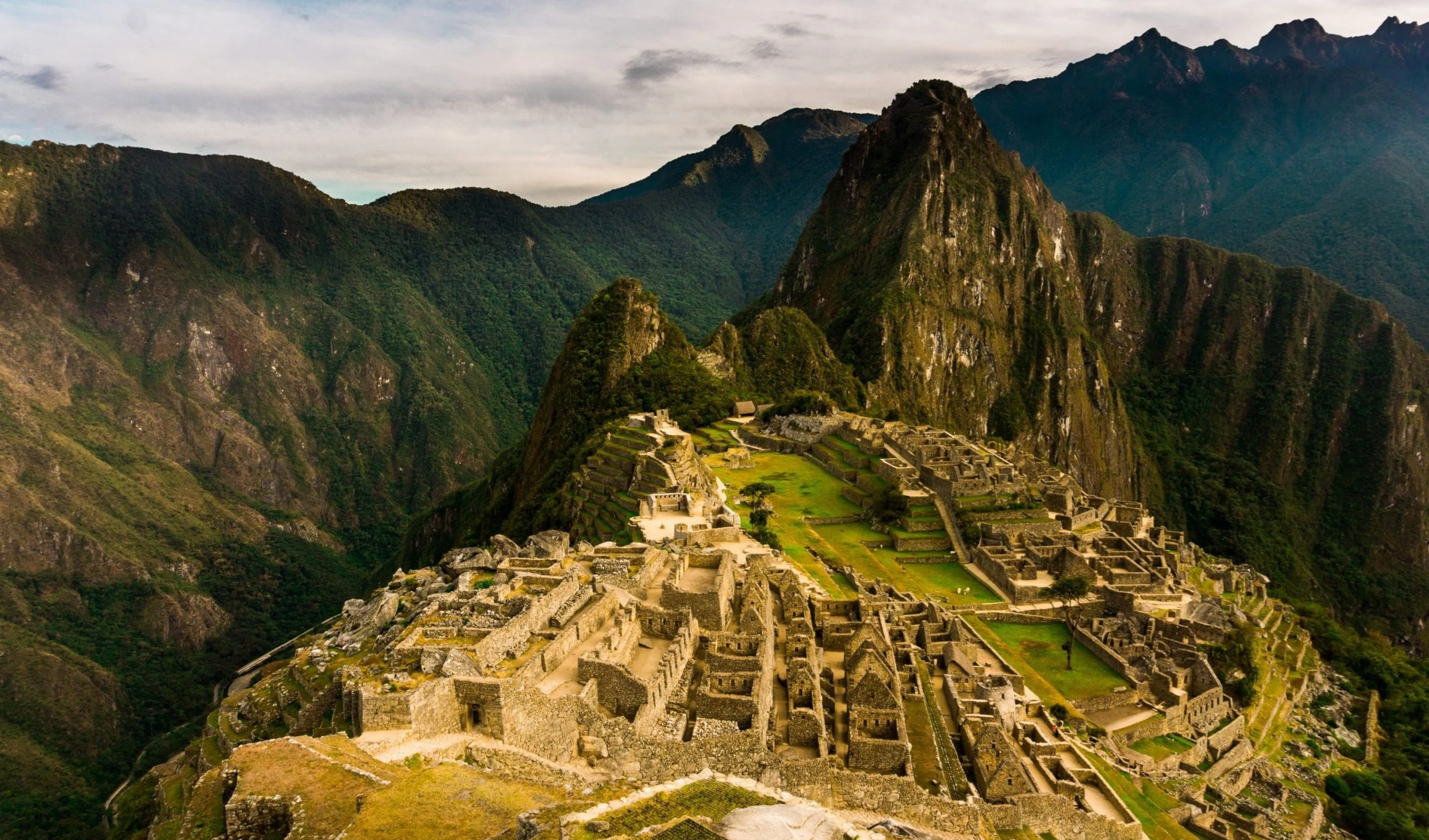 Evacúan a turistas de Machu Picchu tras cierres en vías férreas. Foto: GettyImages. Evacúan a turistas de Machu Picchu tras cierres en vías férreas. Foto: GettyImages.