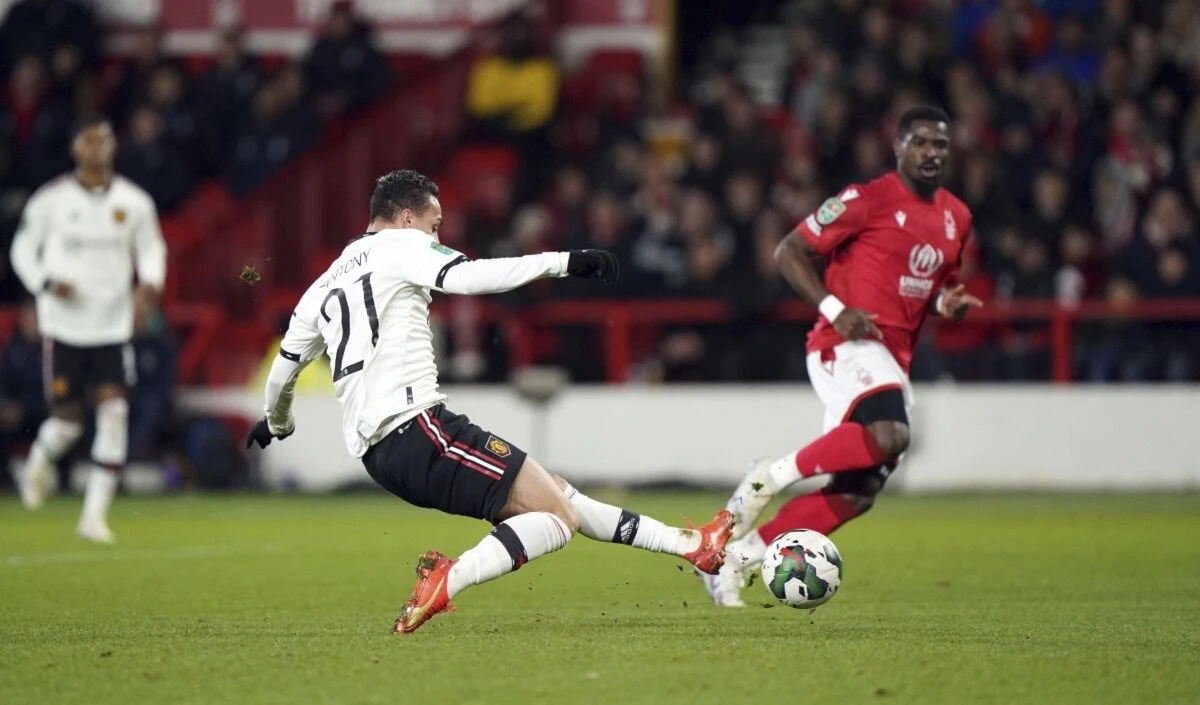 Manchester United con ventaja en Copa de Liga inglesa