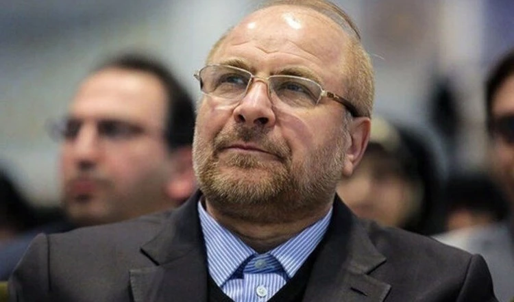 Acto de revista francesa muestra la ira de Occidente contra Irán