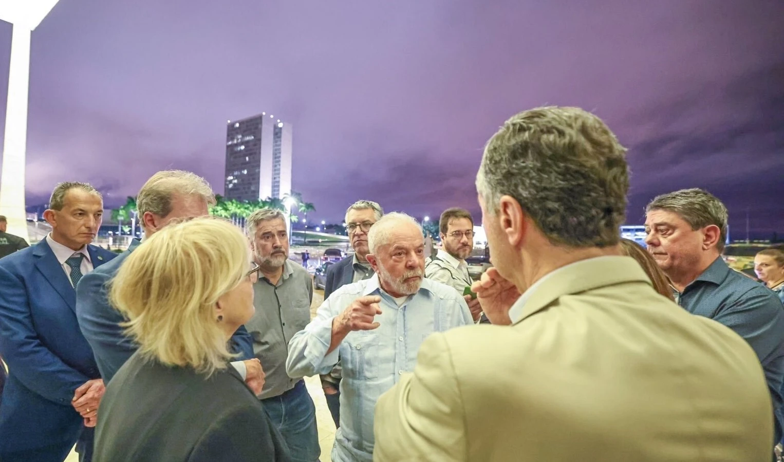 Fiscalía abre investigación sobre invasiones a poderes en Brasil