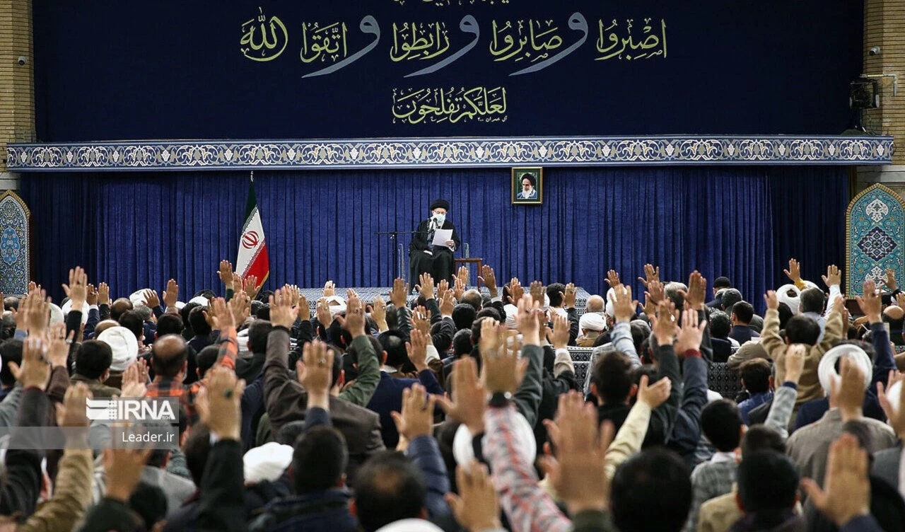 El Líder de la Revolución Islámica en las conmemoraciones por el aniversario del histórico Levantamiento del 19 de Dey, el 9 de enero de 1978, contra el régimen monárquico Pahlavi.