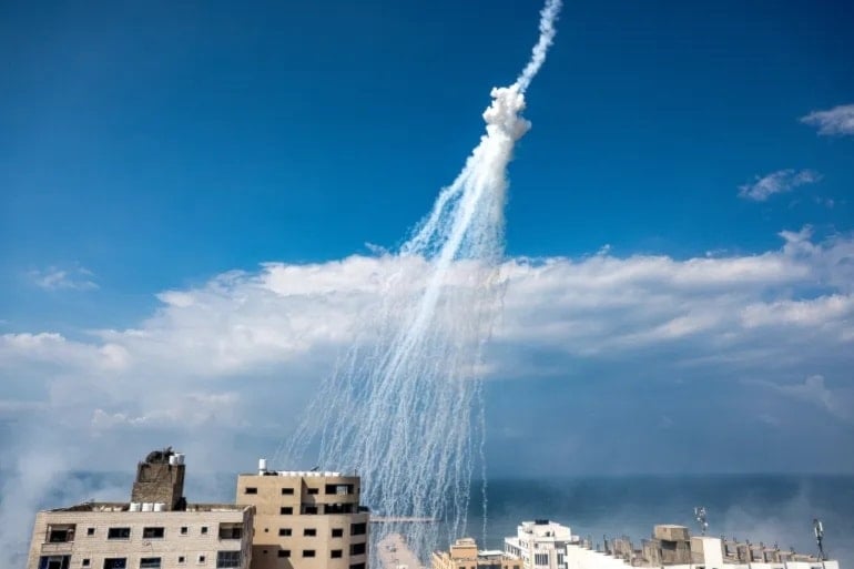 ¿Por qué es tan nocivo el fósforo blanco lanzado por “Israel”? Foto: AFP. 