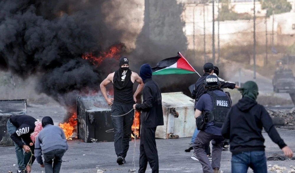 Enfrentamientos entre palestinos y soldados israelíes en varias ciudades de Cisjordania.