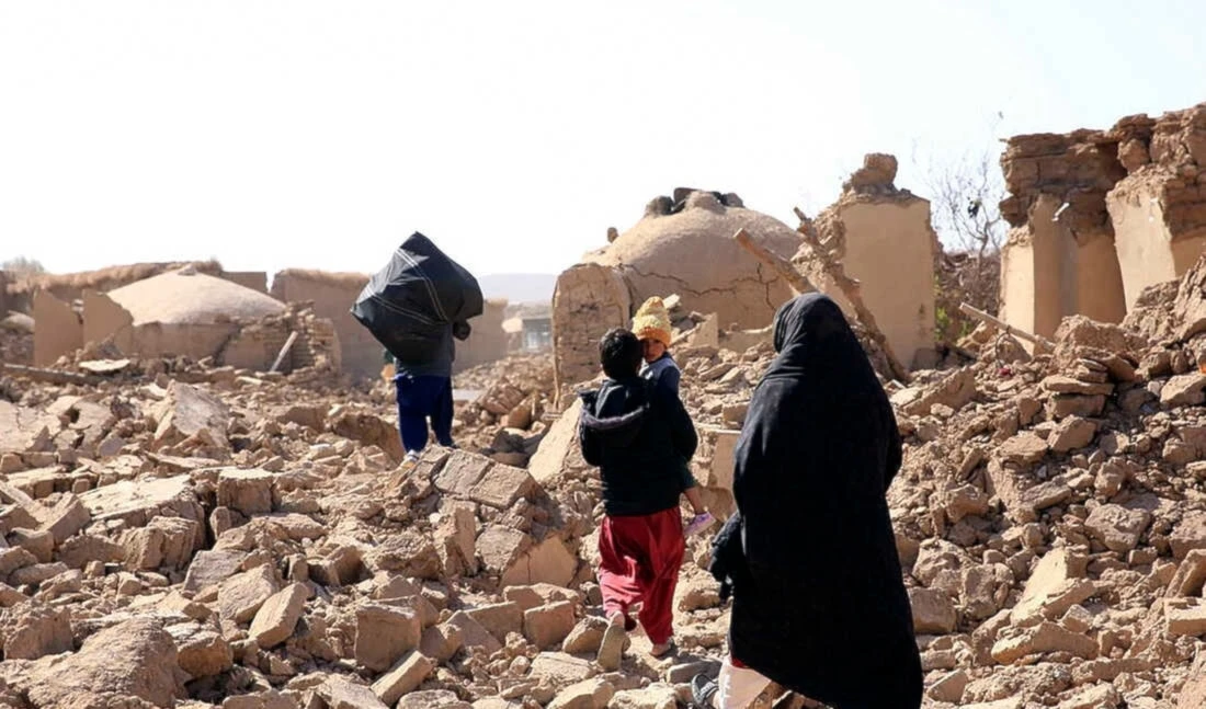 A las puertas del invierno, miles de personas sin hogar en Afganistán. Foto: AP. A las puertas del invierno, miles de personas sin hogar en Afganistán. Foto: AP.