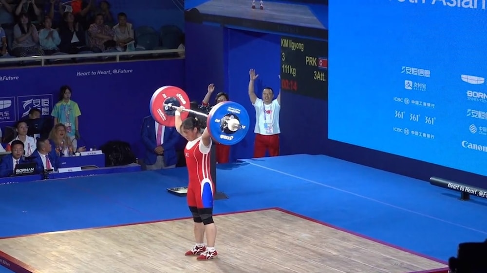 Ilgyong Kim levantó total de 246 en los 59 kg para imponer marca en los Juegos Asiáticos.