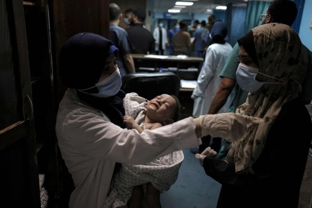 El ministerio de Salud en Gaza pidió intervenciones urgentes para poder atender a los miles de heridos y enfermos que colman los hospitales.