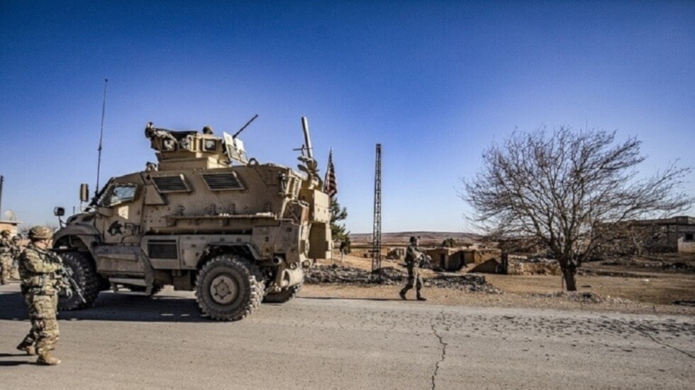 Atacan con misiles base estadounidenses en Al-Shaddadi, al este de Siria.