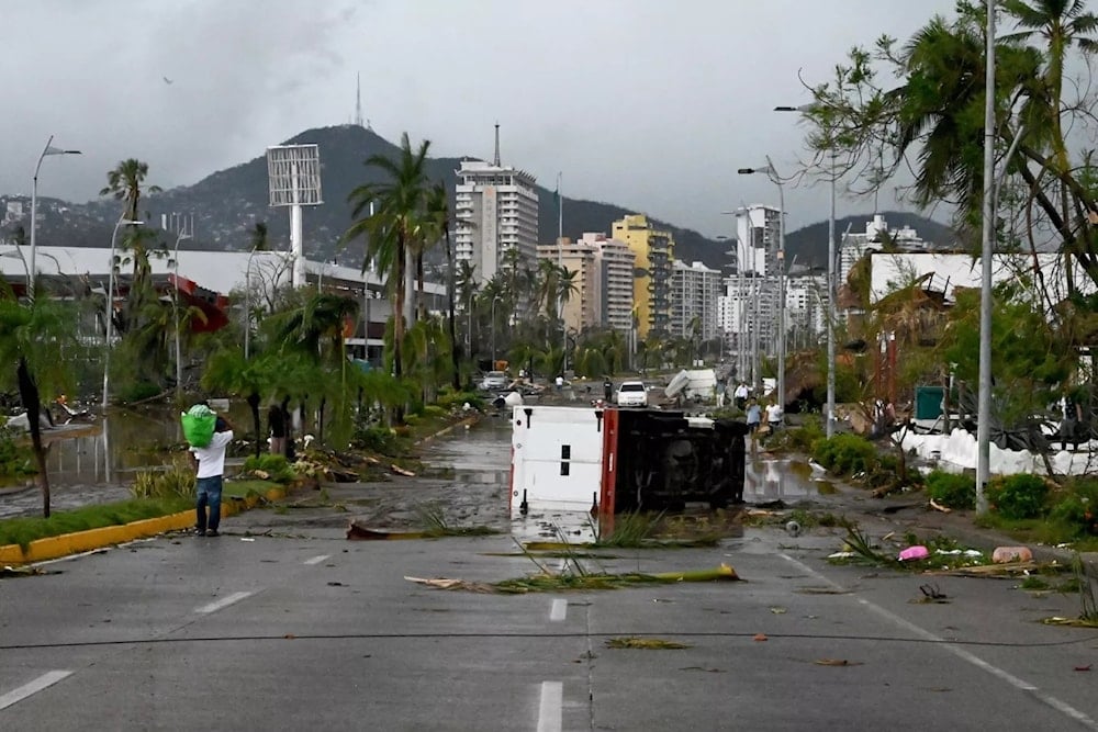 México reporta 39 fallecidos tras el paso del huracán Otis. Foto: AFP. 