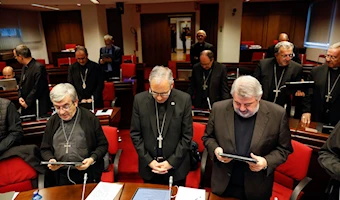 Obispos de España niegan datos de casos de pederastia