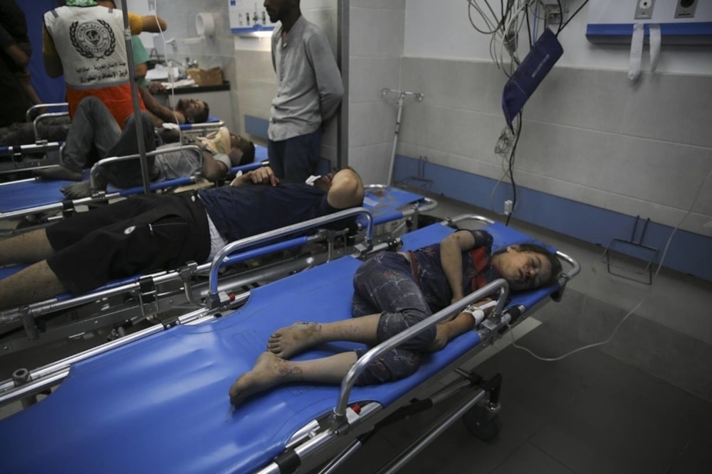 Heridos en el Complejo hospìtalario Al-Shifa en Gaza.