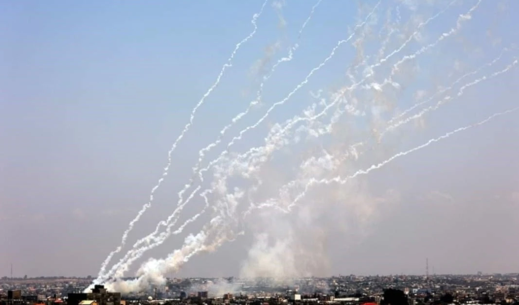 La resistencia ataca la base Raim