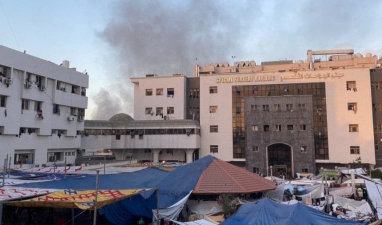 El asedio es constante desde hace tres días contra el Complejo Médico Al-Shifa.
