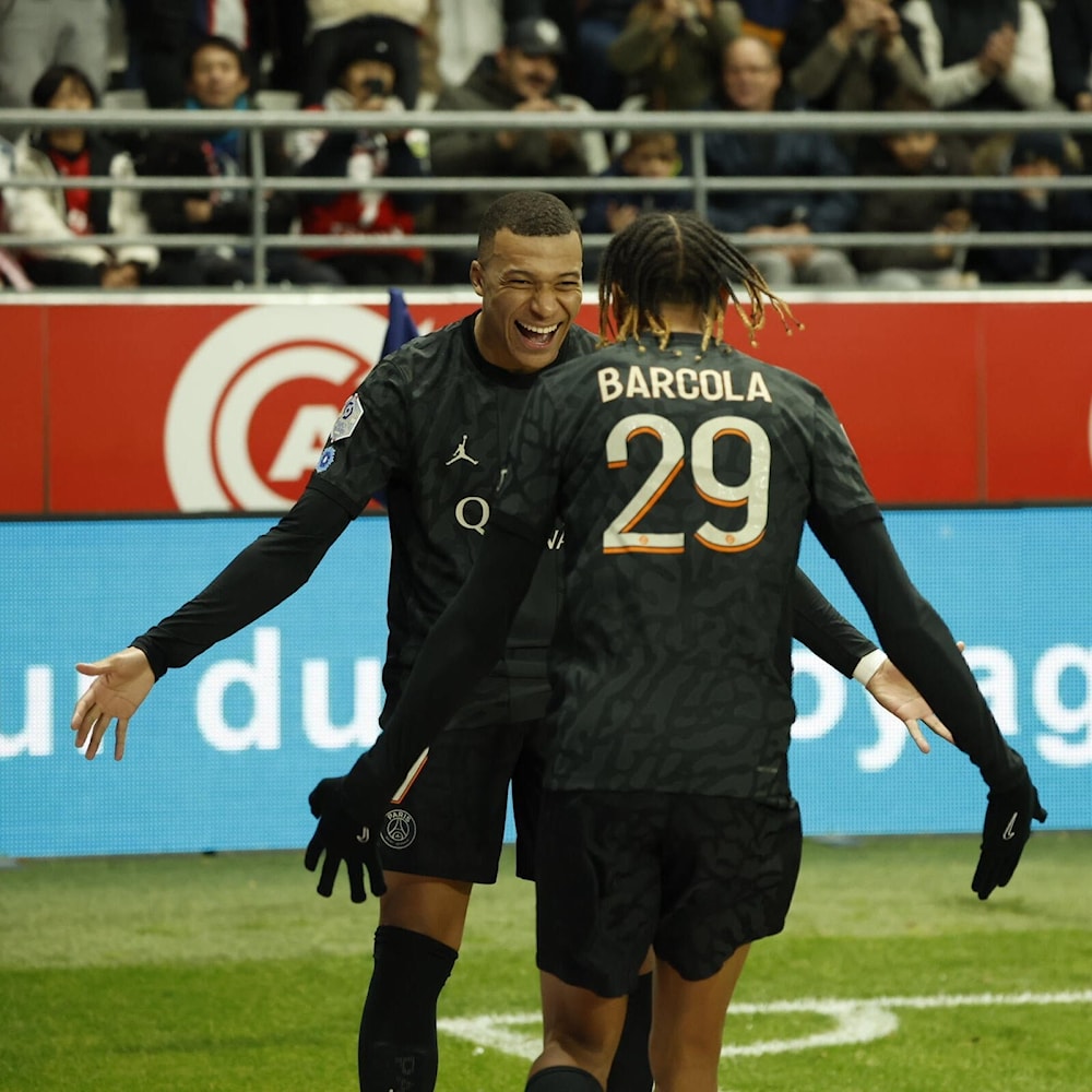 Goles de Mbappé colocan al PSG en la punta del fútbol en Francia.