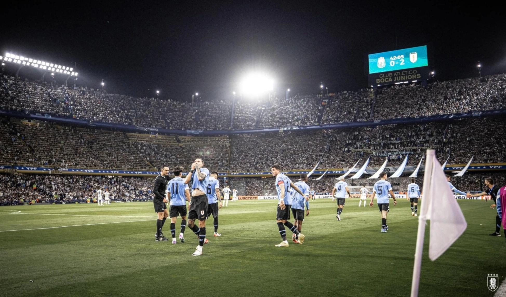 Uruguay derrota a Argentina y destaca en eliminatorias de fútbol