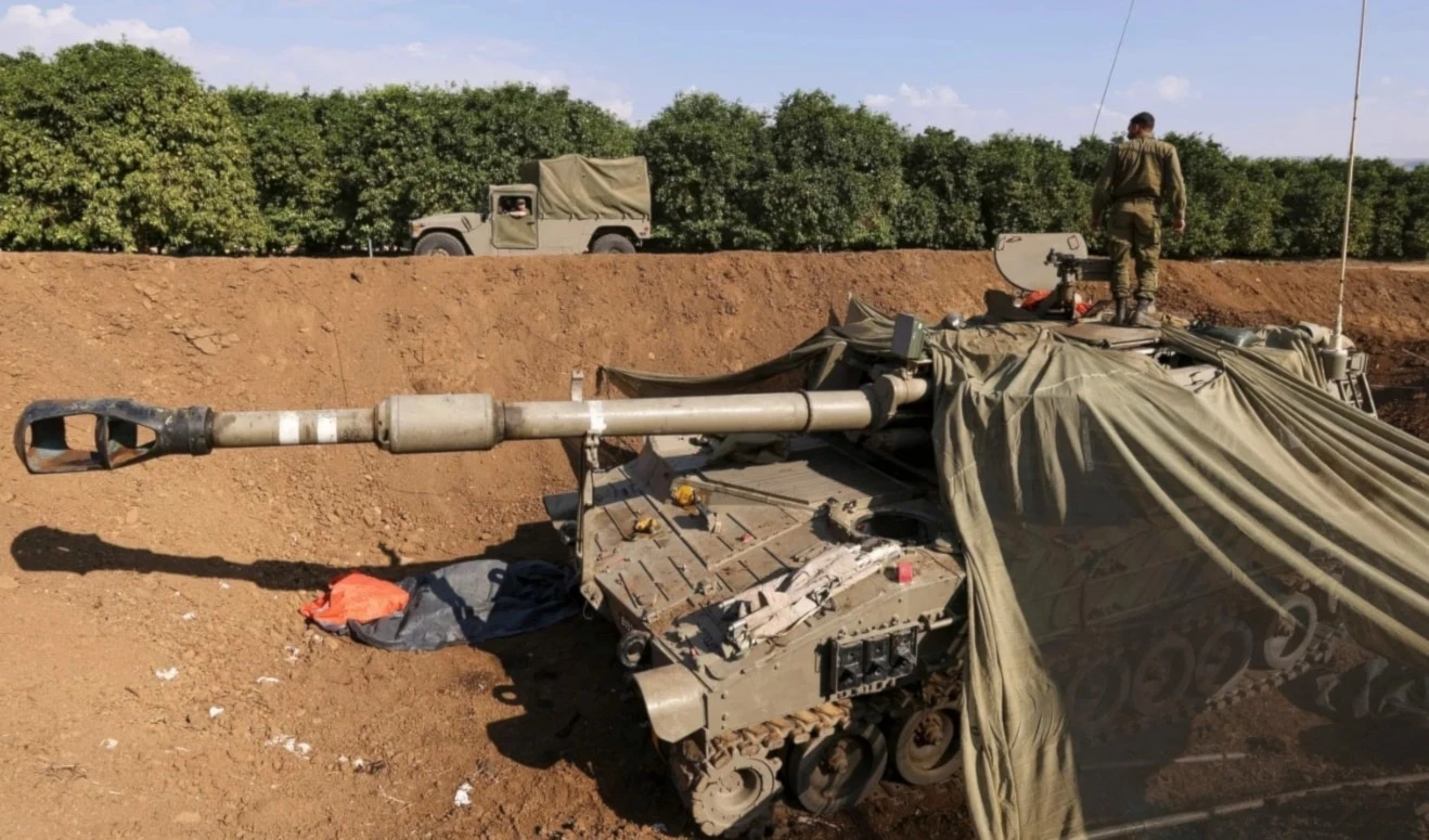 Un tanque israelí en la frontera hacia el territorio libanés.