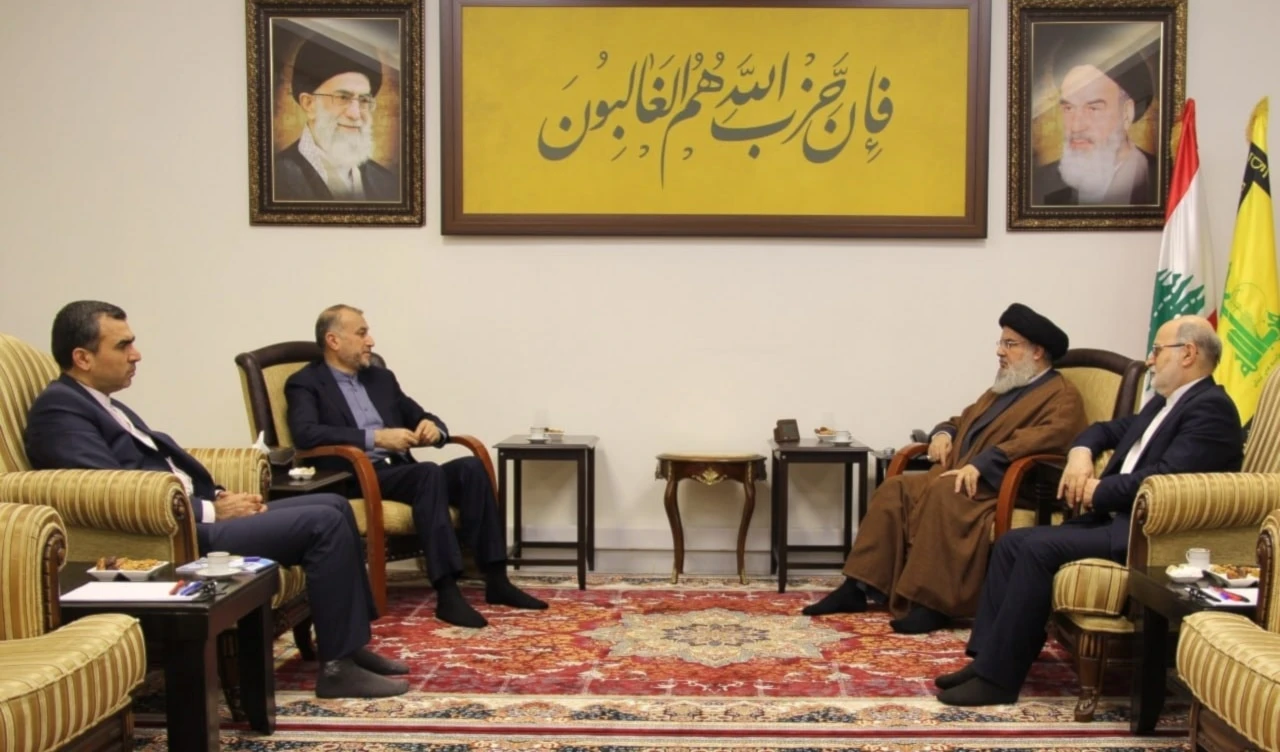 Encuentro entre el secretario general de Hizbullah, Sayyed Hassan Nasrallah, y el canciller de Irán, Hossein Amir Abdullahian.