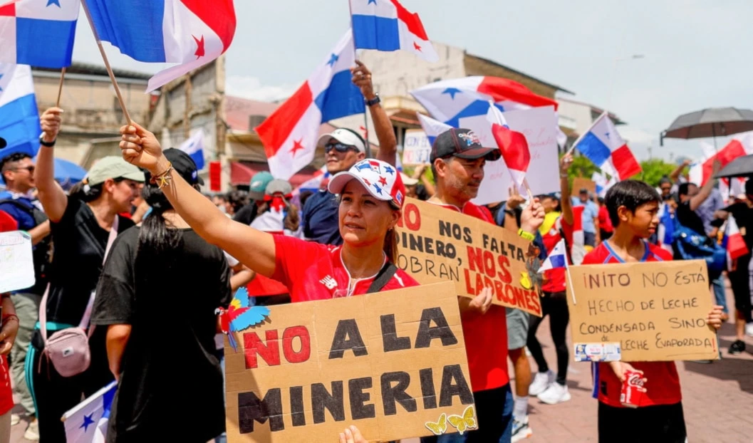 Manifestantes antimineros en Panamá esperan por decisión del Supremo. Foto: AFP.