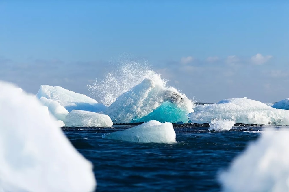 Iceberg más grande del mundo entra en movimiento. Foto: Unsplash.