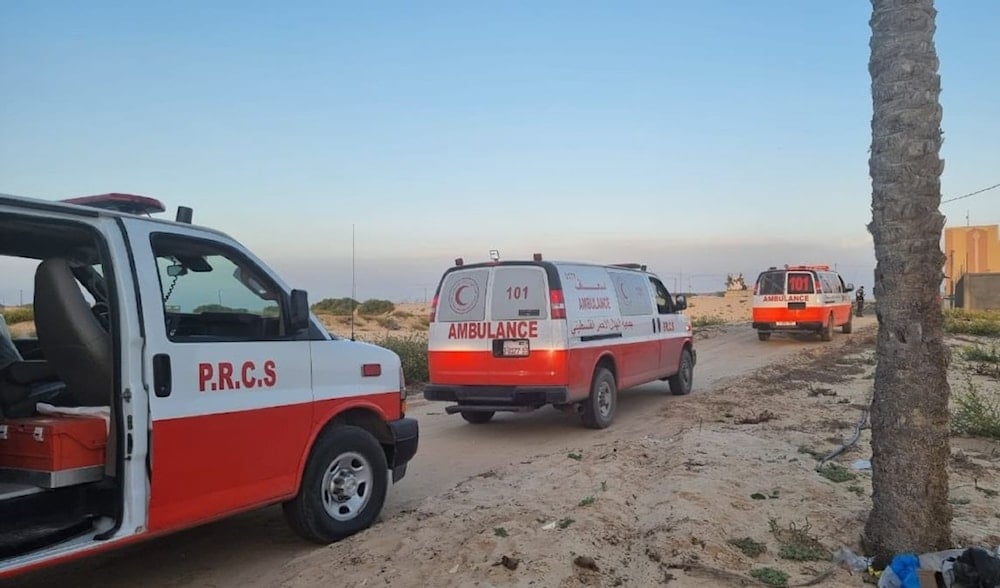 El convoy de ambulancias de la Media Luna Roja Palestina y la OMS con más de 200 heridos estuvo detenido durante siete  horas por las fuerzas del régimen ocupante.