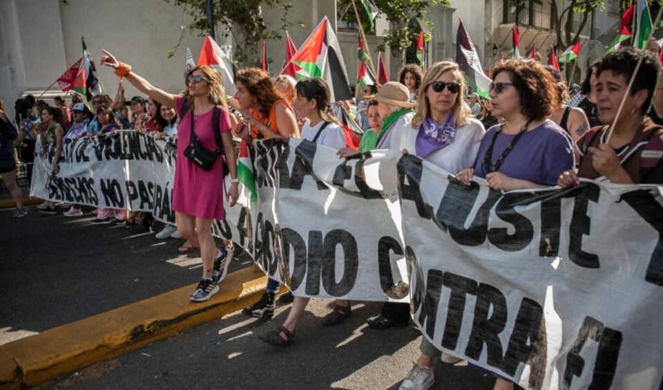 Marcha de mujeres en Argentina repudió crímenes de “Israel” en Gaza Marcha de mujeres en Argentina repudió crímenes de “Israel” en Gaza