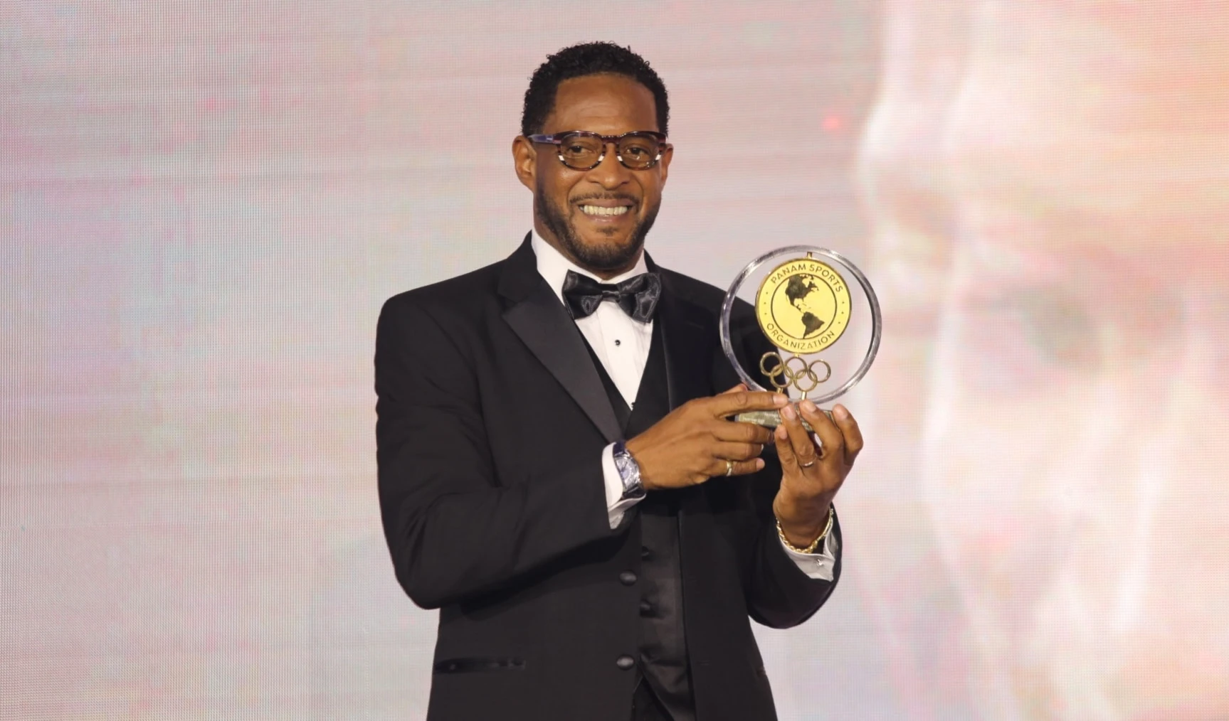 Cubano Javier Sotomayor, leyenda de Panam Sports