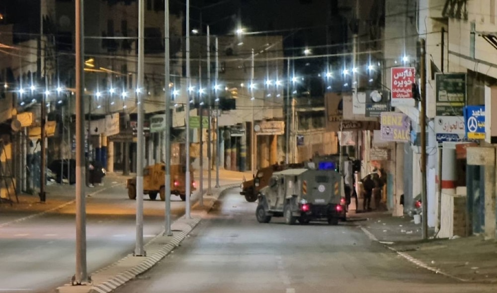 Las fuerzas de ocupación israelíes asaltan la ciudad de Naplusa en Cisjordania.