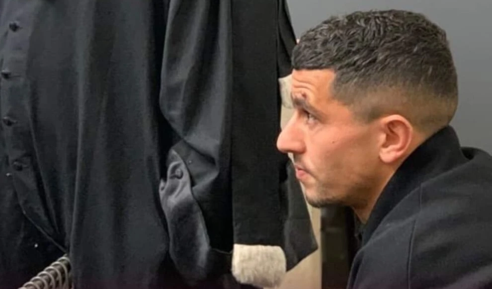 Futbolista argelino a juicio en Francia por "incitación al odio".