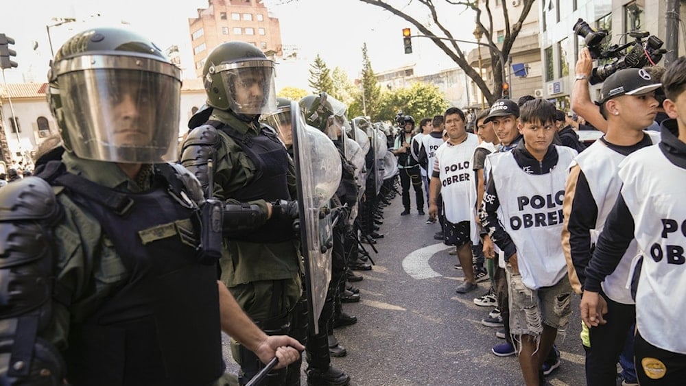 Marchan en Argentina contra ajuste y medidas antiprotestas. Foto: AP. 