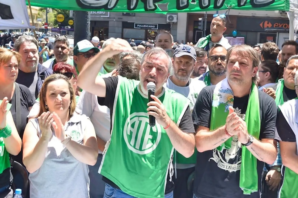 Trabajadores de Argentina protestan contra medidas de Javier Milei