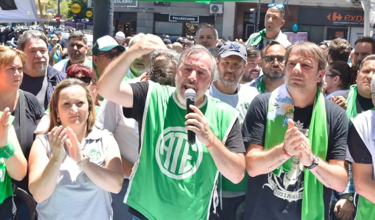 Trabajadores de Argentina protestan contra medidas de Javier Milei