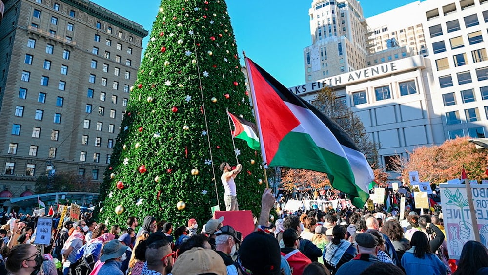 Enarbolan en árbol de Navidad de EE.UU. bandera de Palestina. Foto: Anadolu