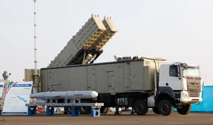 Irán exhibe nuevo armamento militar. Irán exhibe nuevo armamento militar.