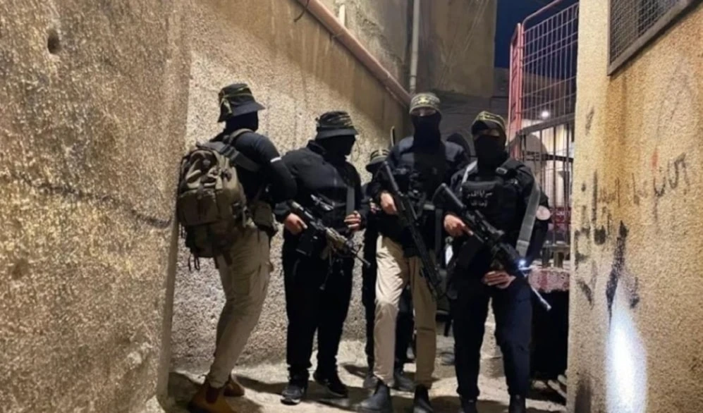 La Resistencia palestina responde al asedio sionista en Cisjordania. La Resistencia palestina responde al asedio sionista en Cisjordania.