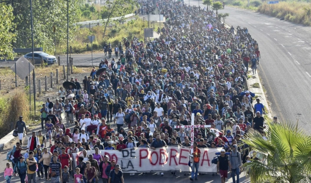 Migrantes inician caravana en Navidad desde Tapachula, México. Foto: AP.