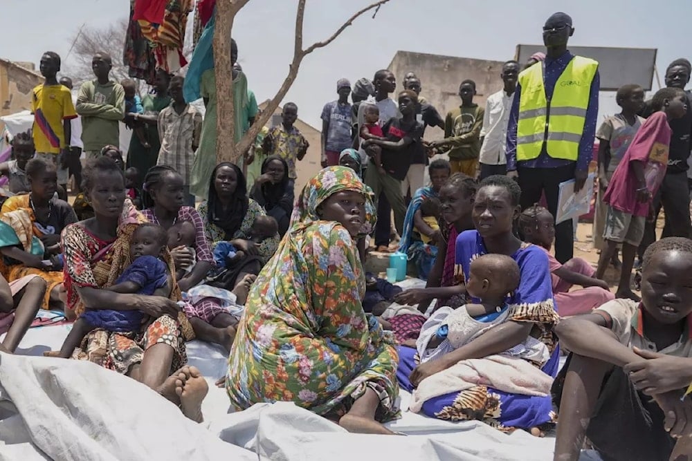 Las hostilidades entre el ejército sudanés y las FAR causaron decenas de miles de muertos y heridos, así como el desplazamiento de millones de personas dentro y fuera de Sudán.