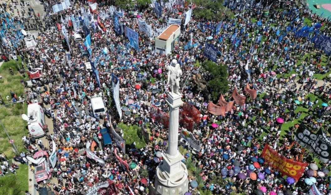 Plaza Lavalle de Buenos Aires, 27 de diciembre de 2023. Foto: AFP. Plaza Lavalle de Buenos Aires, 27 de diciembre de 2023. Foto: AFP.