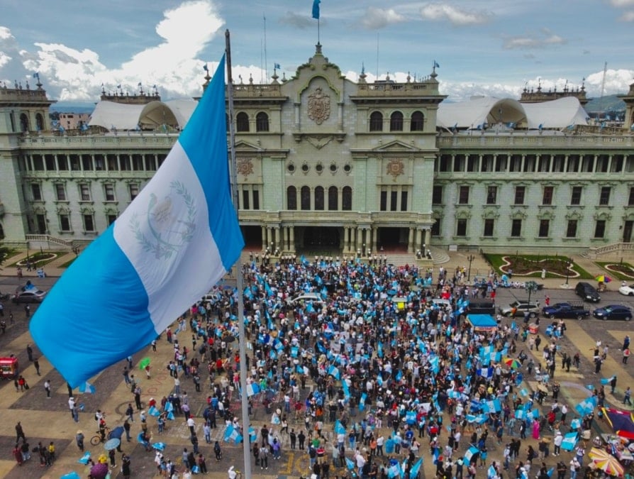 Pueblos originarios rechazan acciones del Congreso de Guatemala. Foto: EFE. 