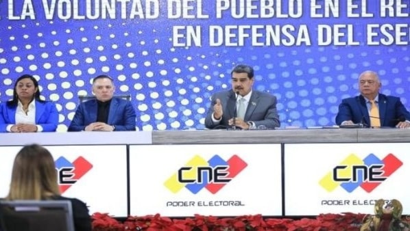 Maduro denunció la campaña internacional para tratar de manchar la victoria heroica en el referendo. 