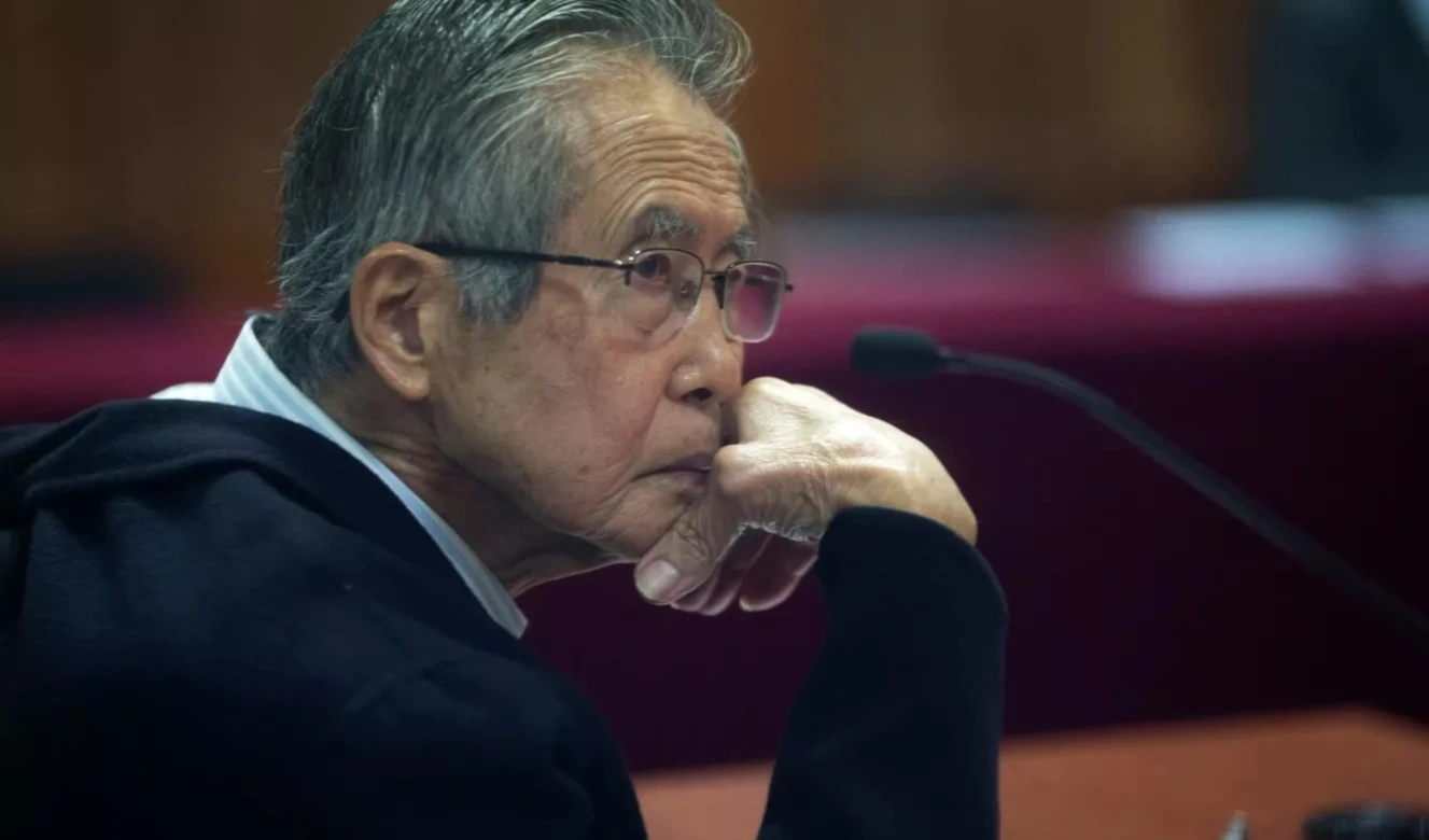 Sale en libertad el expresidente de Perú Alberto Fujimori. Foto: Archivo AP.